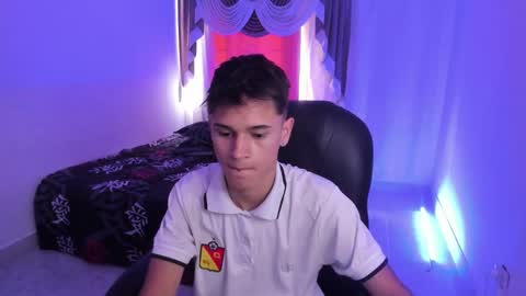 Aaron online show from December 2025 07:20:01 PM