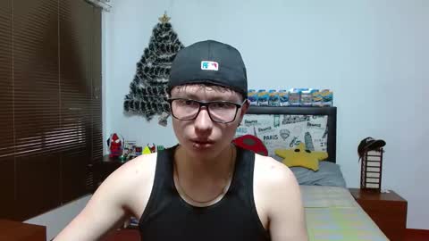 Aaron online show from December 2024 04:35:02 PM