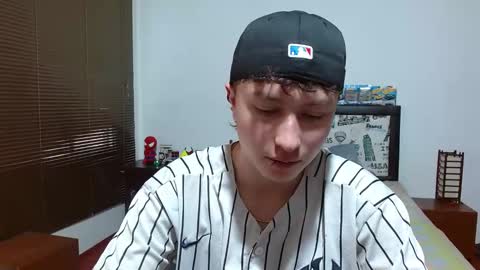 Aaron online show from January 2025 07:29:01 PM