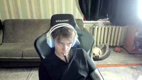 Snapshot of aron_neall chatting on October 2025 06:15:01 AM biggest penis online show from October 2025 06:15:01 AM