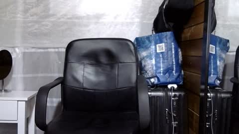 Snapshot of arongfranco chatting on November 2025 05:07:02 AM Aron G Franco online show from November 2025 05:07:02 AM