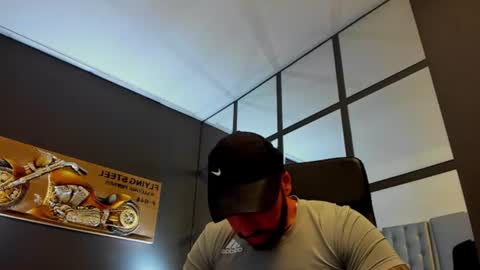 Snapshot of arongrant chatting on June 2026 08:17:01 AM AronGrant online show from June 2026 08:17:01 AM