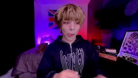 Aaron  online show from June 2026 01:52:02 AM