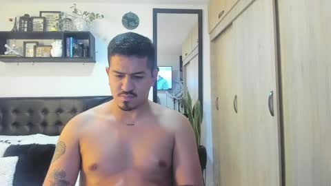 Snapshot of aronwilliams69 chatting on February 2025 11:06:01 PM ARON  Independent model  online show from February 2025 11:06:01 PM