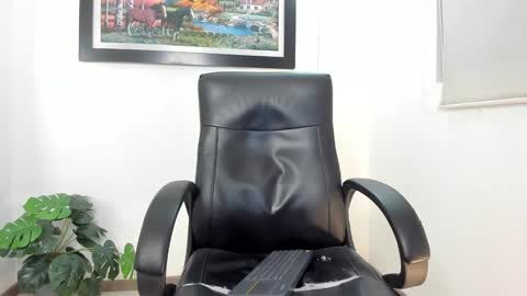   online show from February 2025 02:06:02 AM