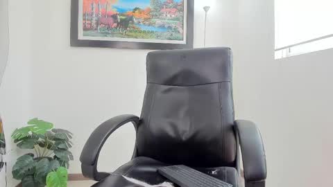   online show from February 2025 06:59:02 PM