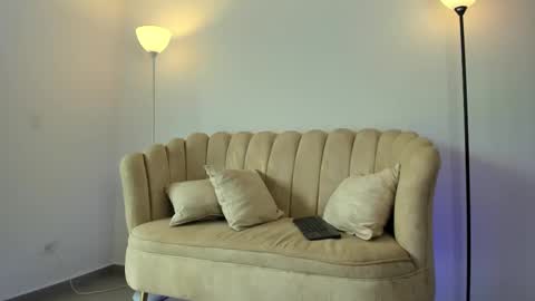   online show from September 2025 09:59:02 PM