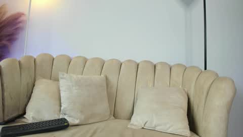   online show from October 2025 10:10:02 PM