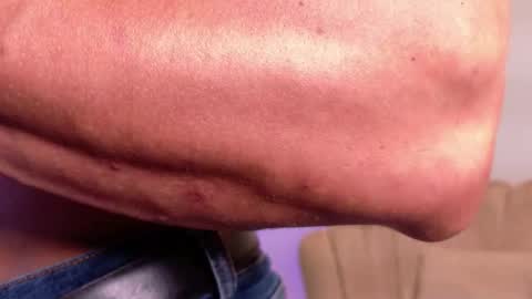 Snapshot of aroon_connor chatting on February 2026 11:27:02 PM online show from February 2026 11:27:02 PM