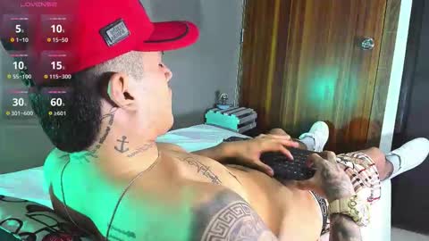 AROON HOT online show from February 2026 11:49:01 PM