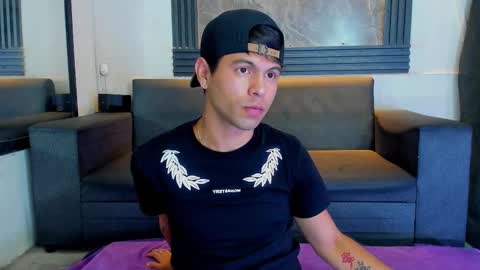 Aroon   online show from December 2025 07:10:01 PM