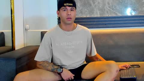 Aroon   online show from January 2026 07:39:01 PM