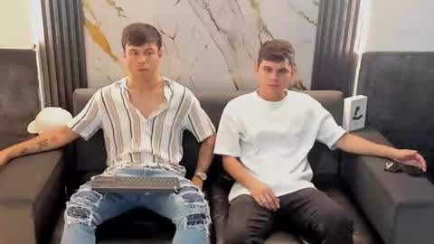 Aroon   online show from April 2026 06:03:01 AM