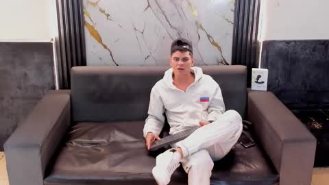 Aroon   online show from May 2026 03:57:02 AM