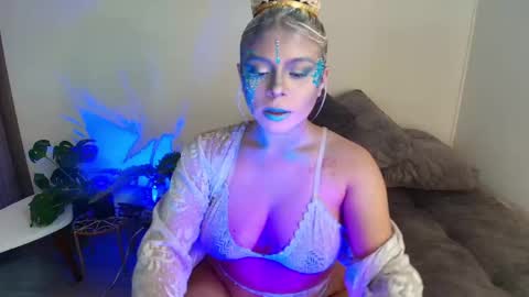 Fernanda online show from December 2024 07:01:01 PM