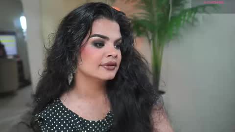 Chloe  online show from September 2025 11:32:02 PM