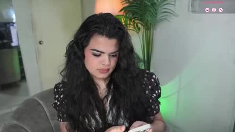 Chloe  online show from October 2025 09:58:02 PM