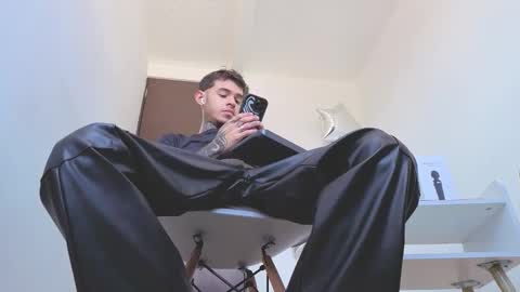   online show from September 2025 10:22:02 PM