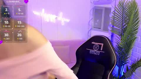 artemiss_tay online show from September 2025 07:41:01 PM