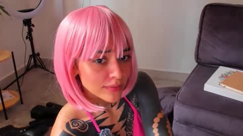 Snapshot of artgea chatting on September 2025 04:12:01 PM Linda independent model artgeea online show from September 2025 04:12:01 PM