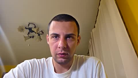 A online show from October 2025 01:39:02 AM