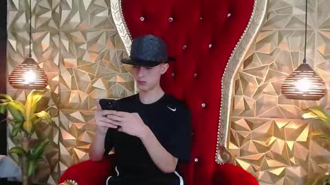 arthurcox_ online show from September 2025 11:38:02 PM