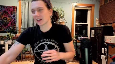 Artie Paints online show from December 2024 02:30:02 AM