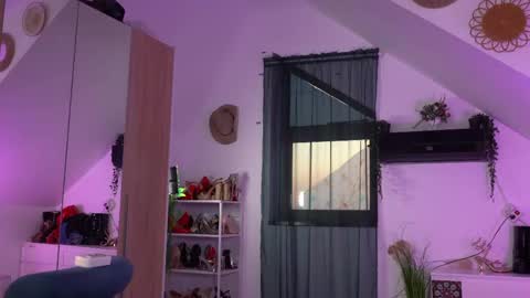 Amalia online show from April 2026 03:31:01 AM