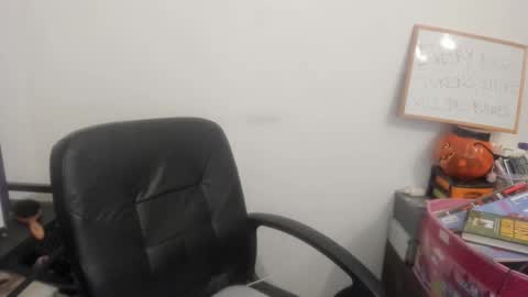 MIA online show from April 2026 08:25:02 PM