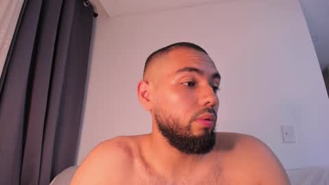 arturguy01 online show from February 2025 11:41:02 PM