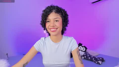 Snapshot of ary_and_kel chatting on November 2025 09:52:02 PM Ariana and Kelsieh online show from November 2025 09:52:02 PM