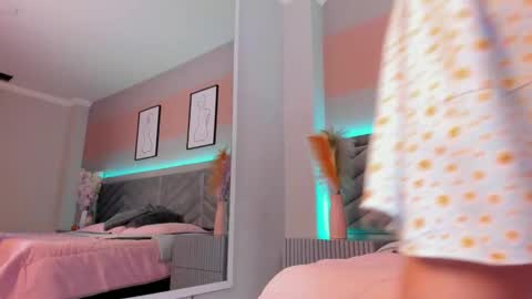 Snapshot of ary_thompson_ chatting on December 2024 08:33:02 PM ARY THOMPSON online show from December 2024 08:33:02 PM