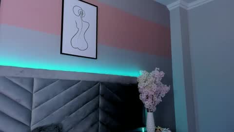 Snapshot of ary_thompson_ chatting on December 2024 11:30:01 PM ARY THOMPSON online show from December 2024 11:30:01 PM