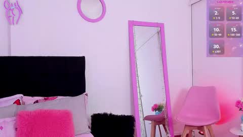 Snapshot of aryane_art_ chatting on November 2025 12:16:01 PM carol online show from November 2025 12:16:01 PM