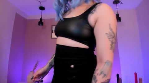 Asami  online show from December 2025 11:23:01 PM