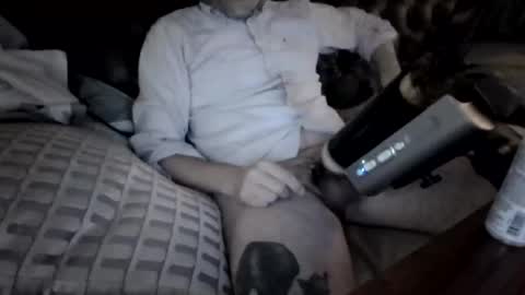 aschke online show from October 2025 07:19:02 PM