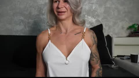 Snapshot of ashadevon_fit chatting on October 2025 09:53:01 AM Asha online show from October 2025 09:53:01 AM