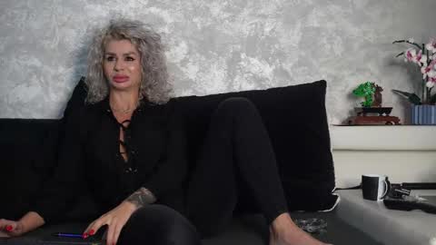 Snapshot of ashadevon_fit chatting on November 2025 09:31:01 AM Asha online show from November 2025 09:31:01 AM