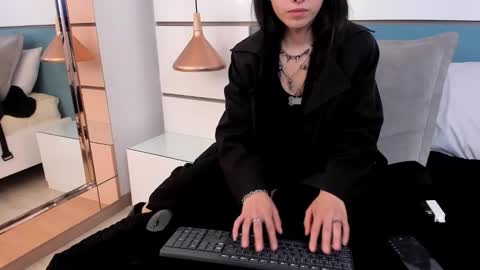 Ashkoreh online show from November 2025 07:56:02 PM