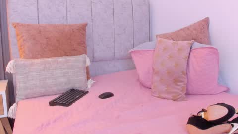 Camila online show from February 2025 12:28:01 AM