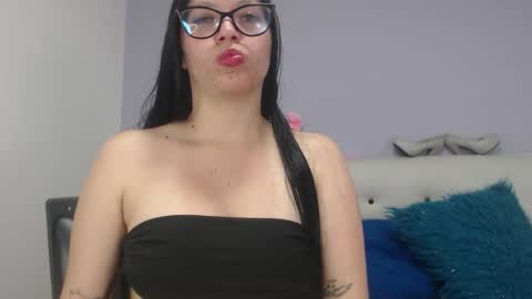 Ashley online show from November 2025 09:11:01 PM