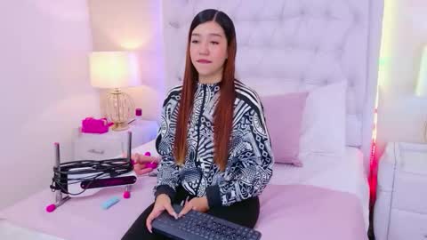 AshleyRoberh online show from December 2025 03:52:02 PM