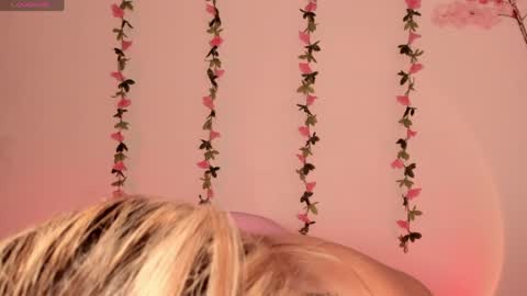 dahiana online show from April 2026 07:03:02 PM