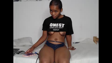 ashleyt255 online show from May 2026 06:58:02 PM