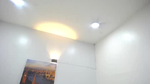 AshleyThompsonn online show from March 2025 07:06:01 PM