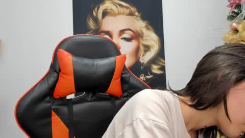    online show from December 2024 01:06:01 AM