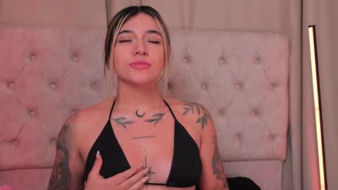 Snapshot of ashleyvalirya chatting on February 2025 10:23:02 AM Ashley Lauren online show from February 2025 10:23:02 AM