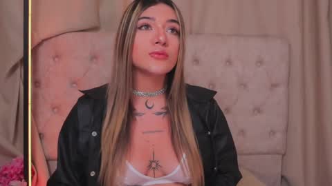 Snapshot of ashleyvalirya chatting on February 2025 03:55:02 AM Ashley Lauren online show from February 2025 03:55:02 AM