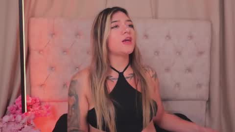 Snapshot of ashleyvalirya chatting on February 2025 04:03:02 AM Ashley Lauren online show from February 2025 04:03:02 AM