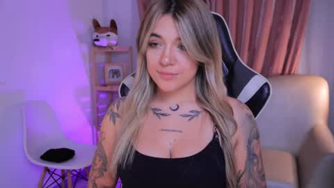 Snapshot of ashleyvalirya chatting on September 2025 03:52:01 AM Ashley Lauren online show from September 2025 03:52:01 AM